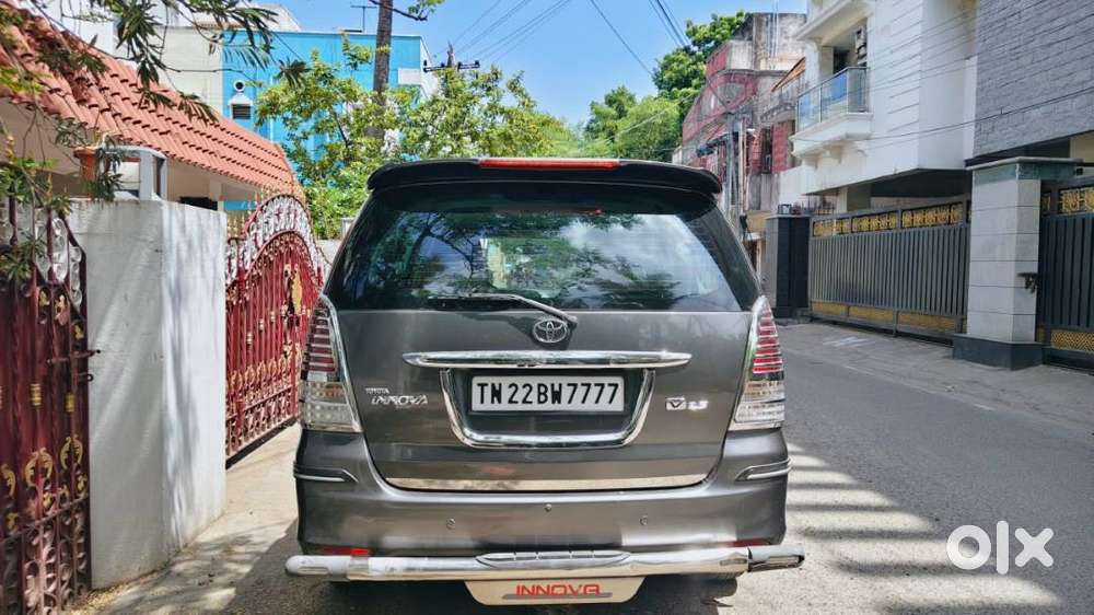 Toyota Innova 2.5 E 2009