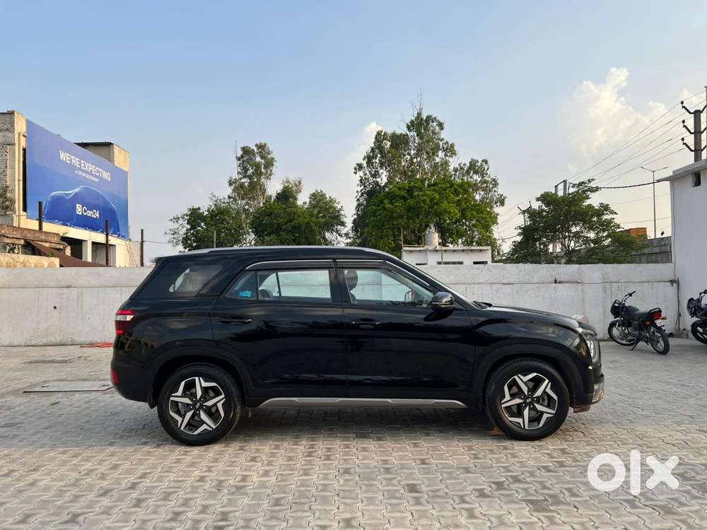 Hyundai Alcazar Platinum 7 Str 1.5 Diesel Adventure, 2023, Diesel