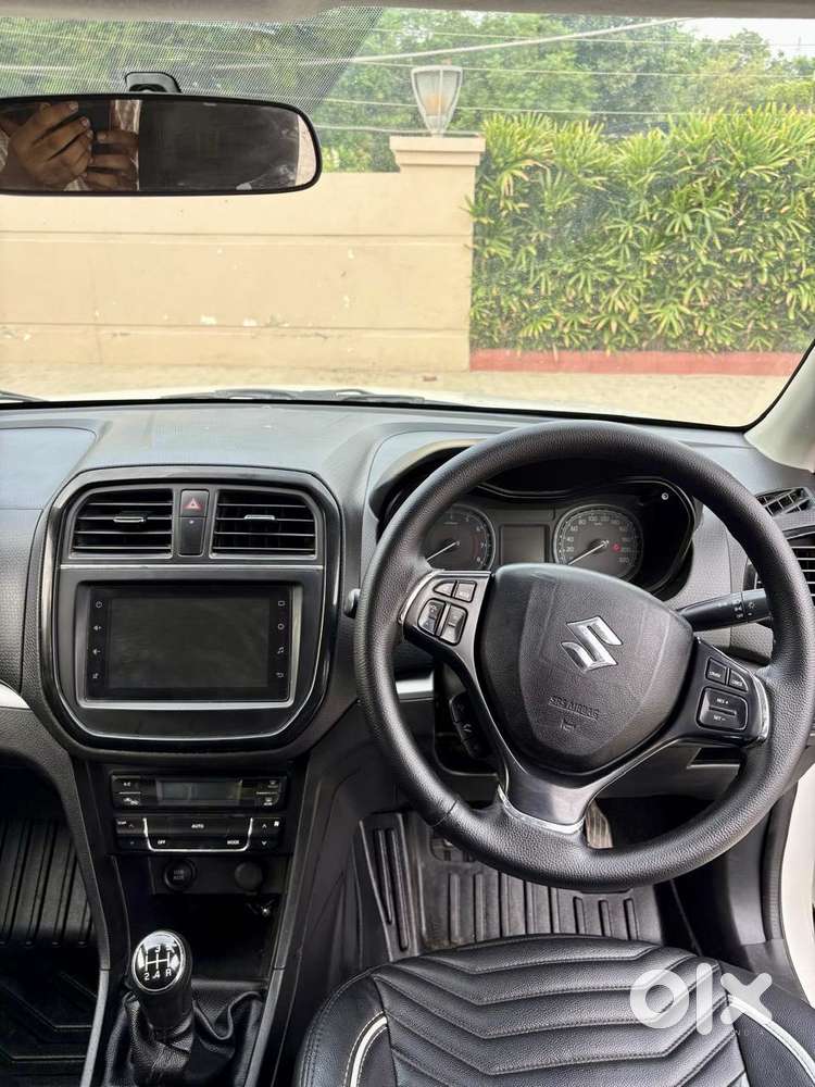 Maruti Suzuki Brezza 1.5 Zxi Smart Hybrid, 2021, Petrol