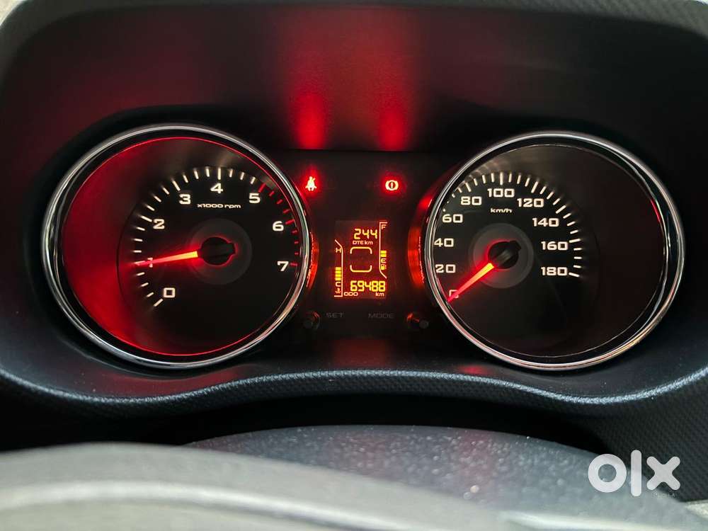 Mahindra Tuv 300 T8, 2017, Diesel