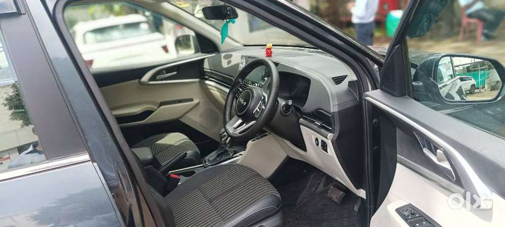 Kia Carens G 1.5 6mt Premium (o) 7-seater, 2024, Petrol