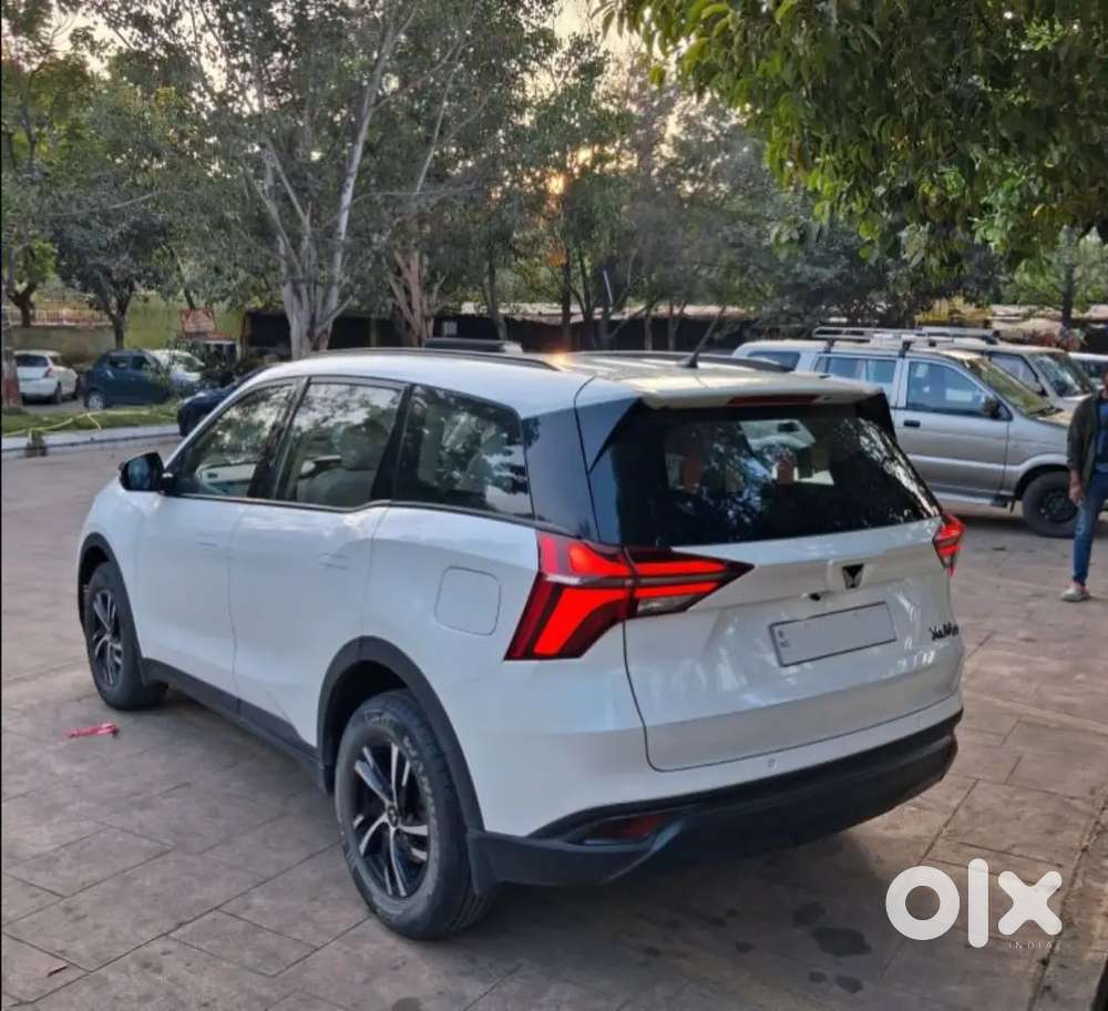 Mahindra Xuv700 2022 Petrol Well Maintained