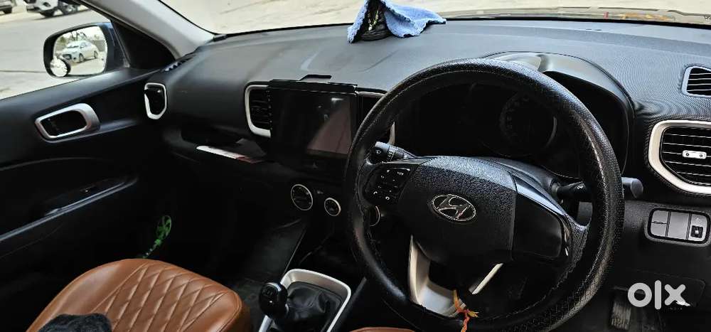 Hyundai Venue 2022 Petrol Well Maintained