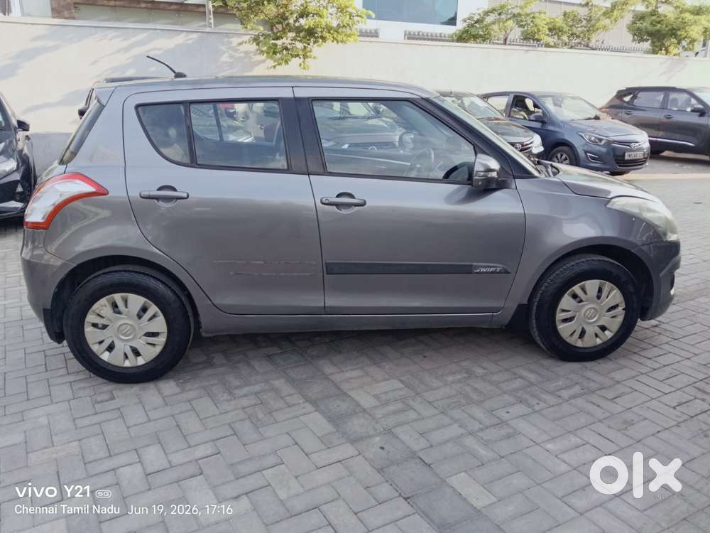 Maruti Suzuki Swift Vxi, 2012, Petrol