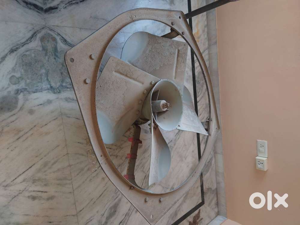 36 inch ducking fan in perfect condition