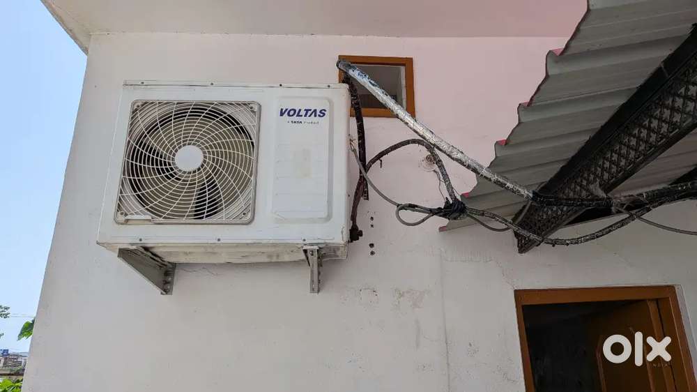 Voltas split AC 2ton