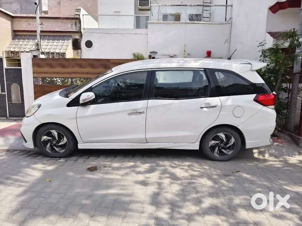 Best 7 Seater Car For Family New Condition Type.
