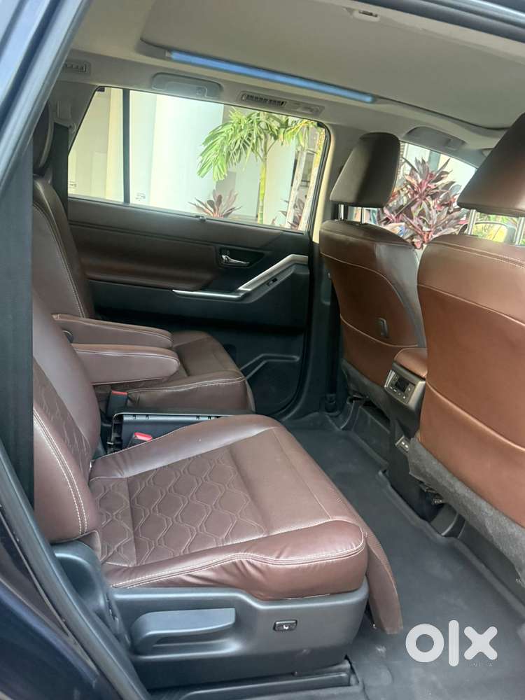Toyota Innova Hycross 2.0 Zx (o) Hybrid 7 Str, 2024, Petrol
