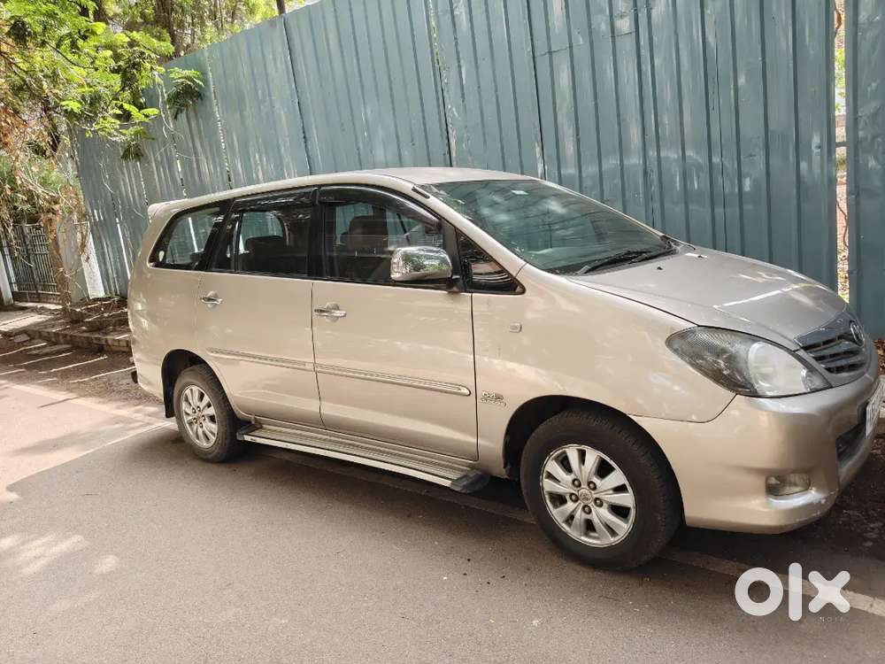 Innova For Sale With Good Condition 2011 Model 2nd Owner