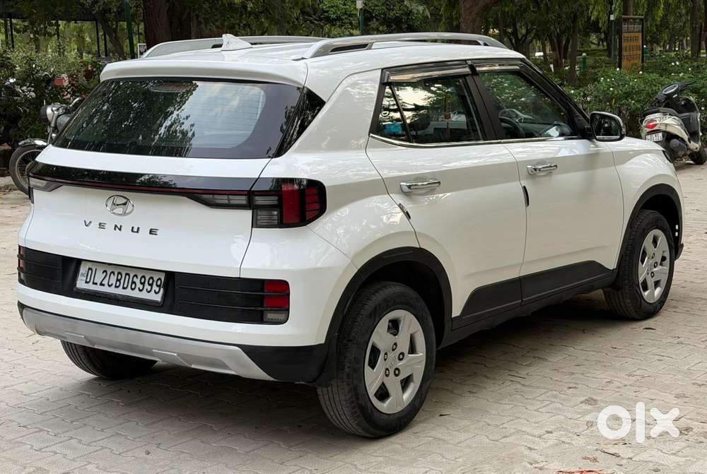 Hyundai Venue 1.2 S (o), 2022, Petrol