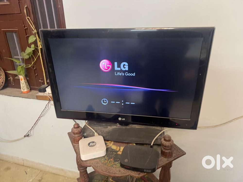 LG 32 inch LED TV around 15 years old
