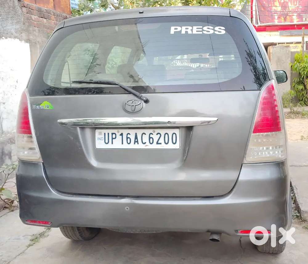 Toyota Innova 2011 Diesel 200000 Km Driven