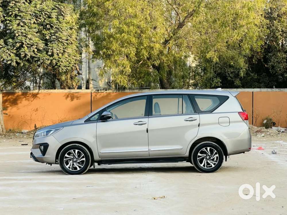 Toyota Innova Crysta [2020-ongoing] 2.4 Vx 8 Str, 2022, Diesel