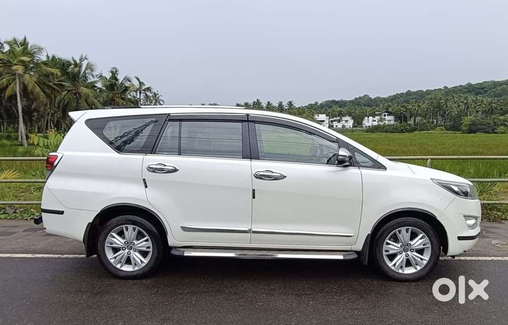 Toyota Innova Crysta 2.8z Automatic, 2017, Diesel