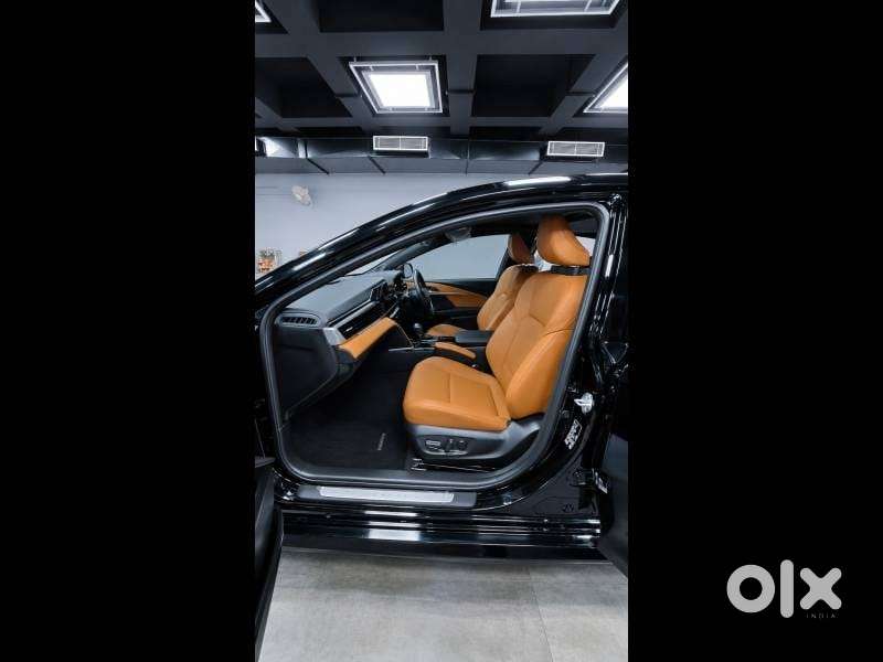 Toyota Camry Hybrid, 2025, Petrol