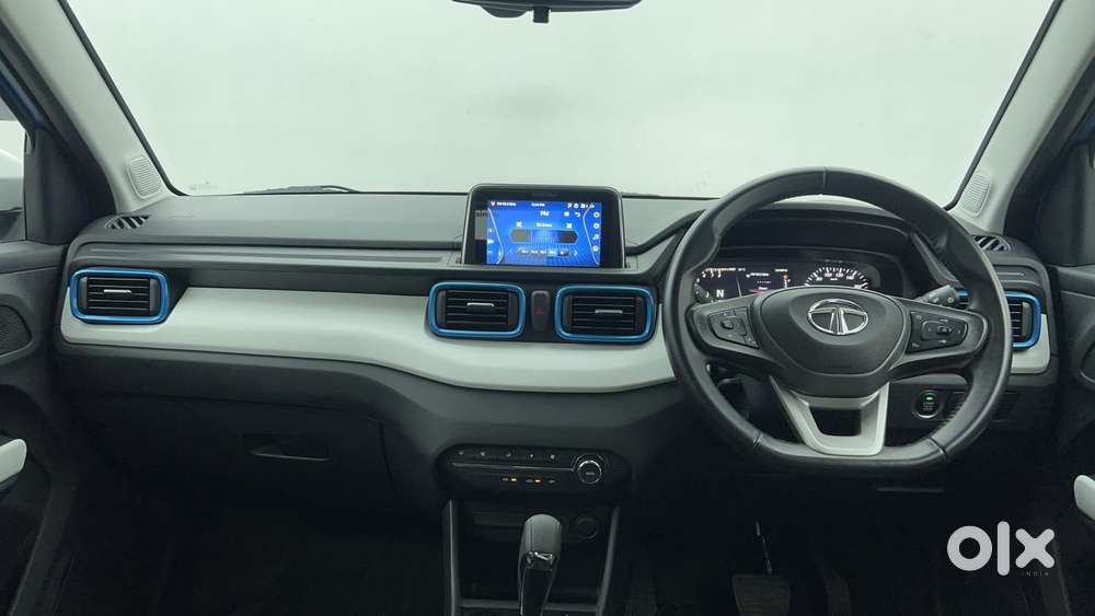 Tata Punch 1.2 Revotron Creative Amt Dual Tone, 2023, Petrol