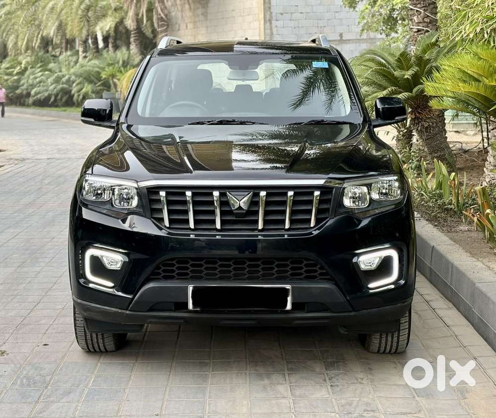 Mahindra Scorpio N Z2 Petrol Mt 7 Str, 2025, Petrol