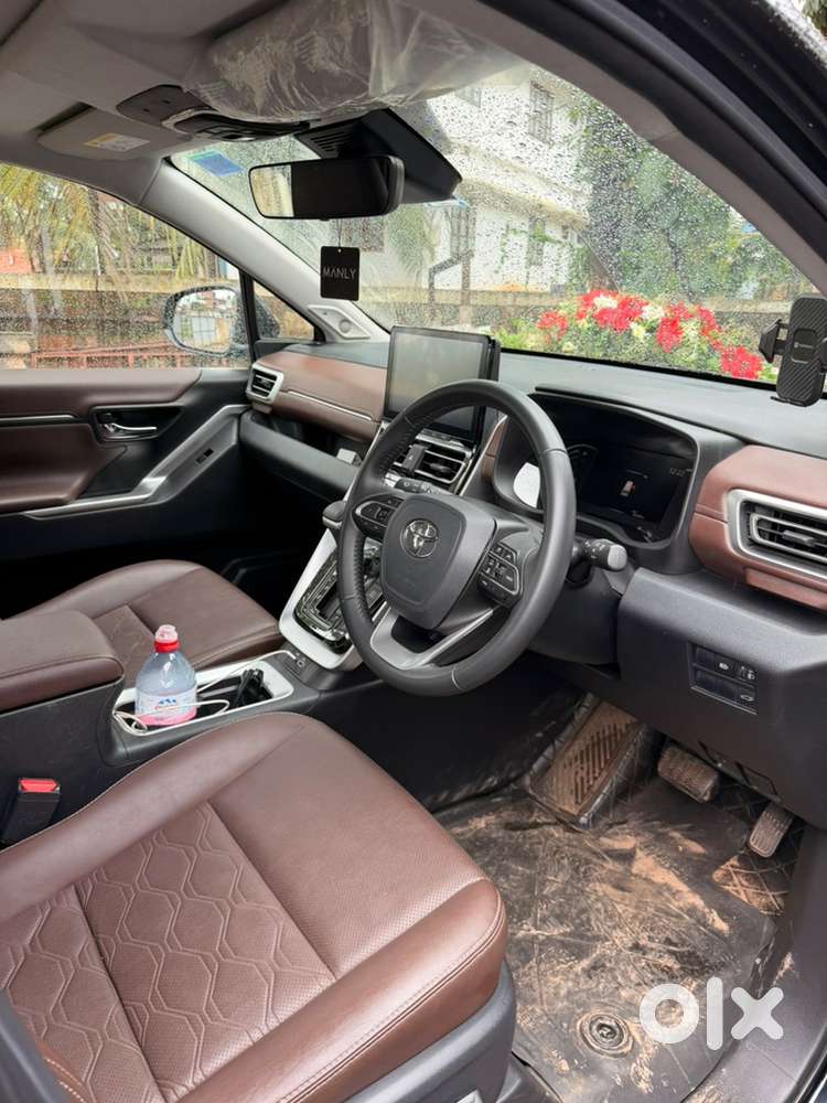 2024 Toyota Innova Hycross Petrol