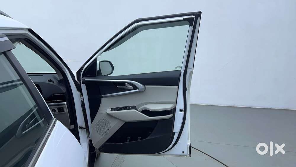 Kia Carens 1.4 Prestige Plus Turbo 7 Str, 2023, Petrol