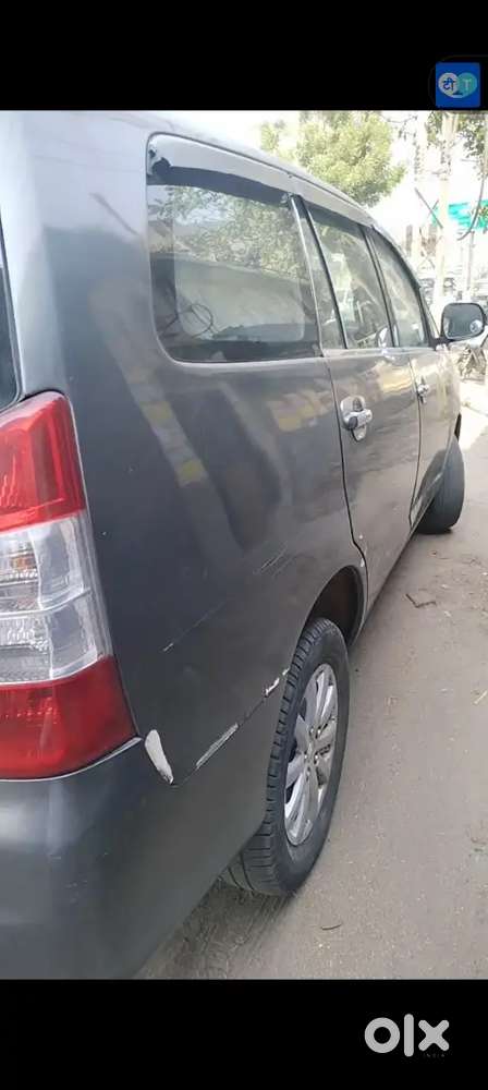 Toyota Innova 2011 Diesel 223000 Km Driven