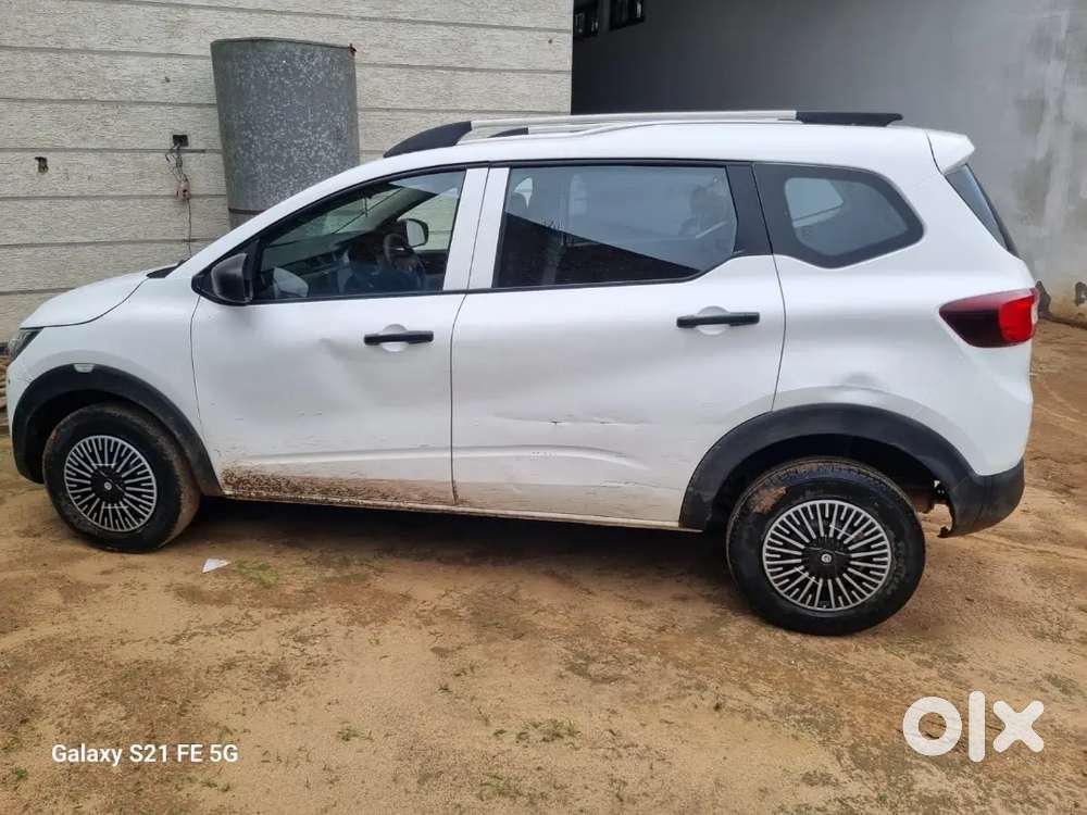 Renault Triber 1.0 Rxe 2025 Car