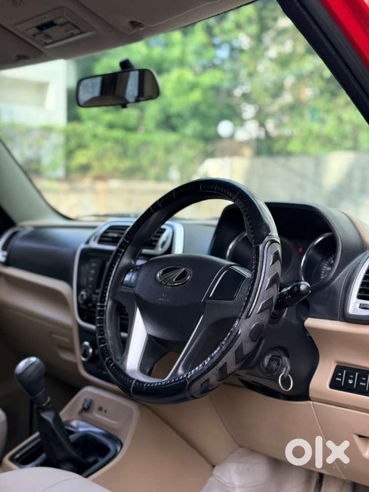 Mahindra Tuv 300 Mhawk100 T8, 2017, Petrol
