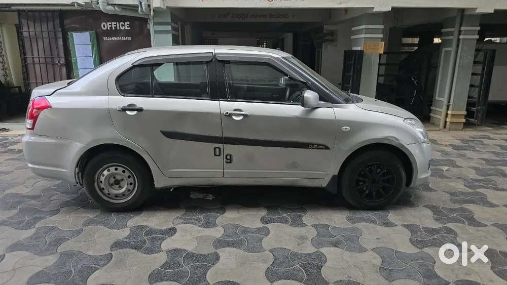 Maruti Suzuki Swift Dzire 2011 Diesel 136000 Km Driven
