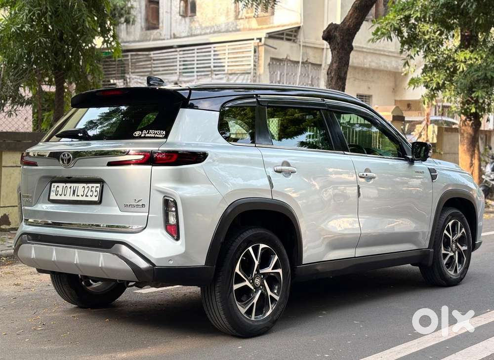 Toyota Urban Cruiser Hyryder, 2023, Petrol