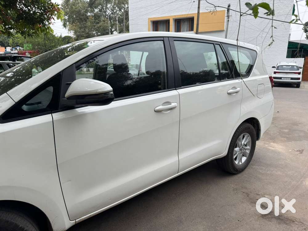 Toyota Innova Crysta 2.8g Automatic