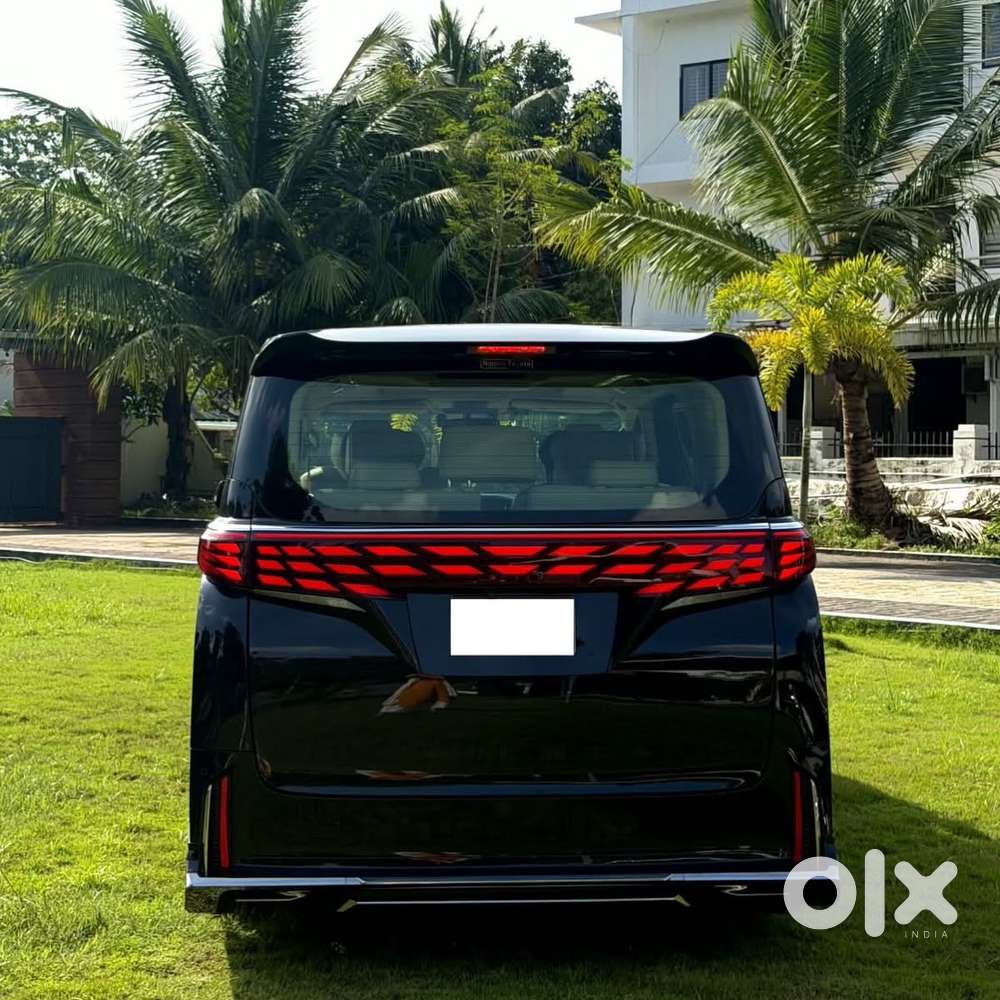 Toyota Vellfire Vip – Executive Lounge, 2022, Petrol