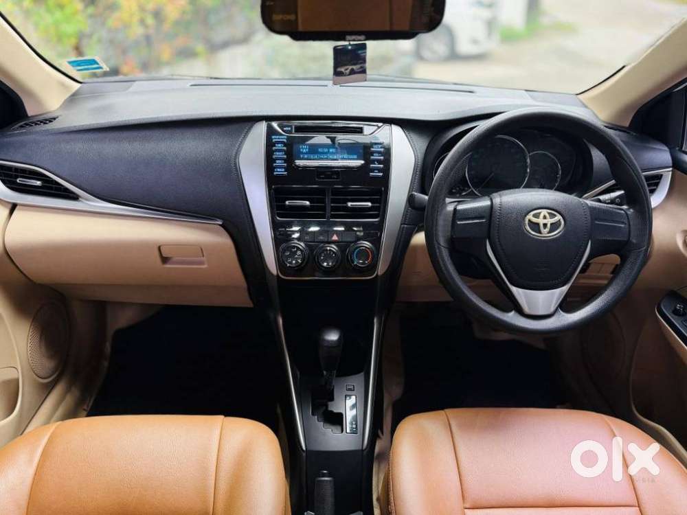 Toyota Yaris J Cvt, 2018, Petrol