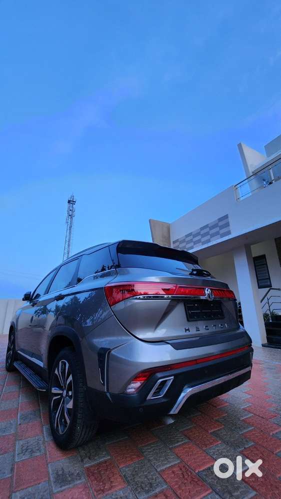 Mg Hector Sharp Pro Top End