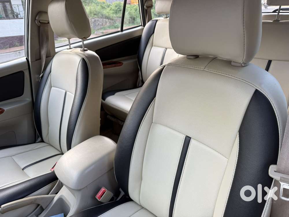 Toyota Innova 2.5 G (diesel) 8 Seater, 2015, Diesel