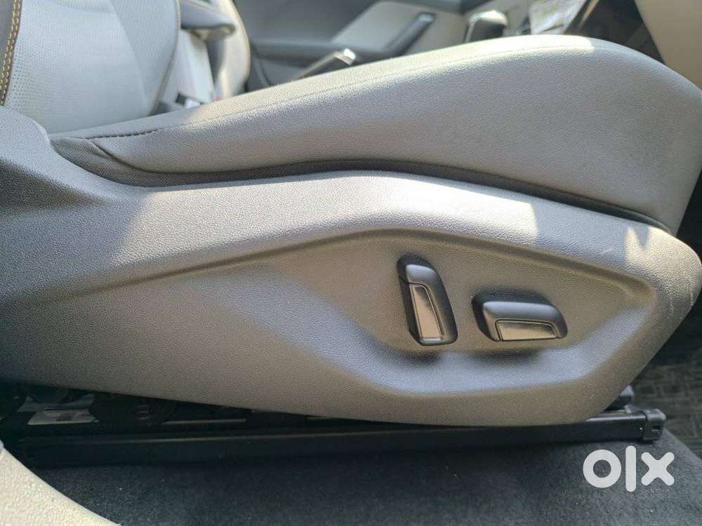 Skoda Kushaq Prestige 1.0 Tsi At, 2025, Petrol