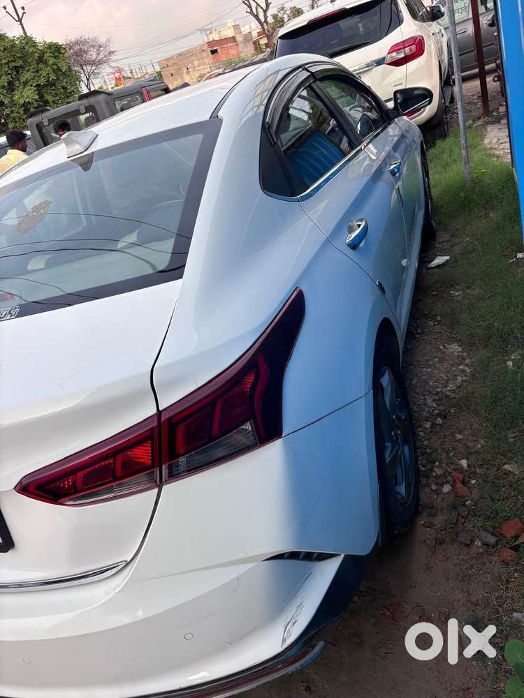 Hyundai Verna, 2022, Petrol
