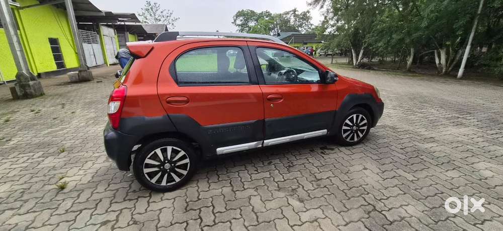 Toyota Etios Cross 2015 Petrol Well Maintained