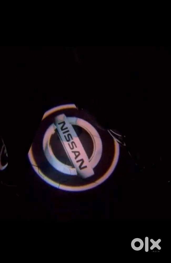 0070 Nissan Magnite 20k Km Only. Top Model. Kuro Full Black Car