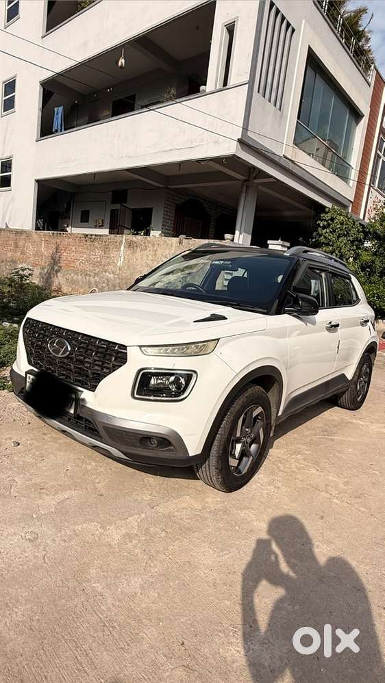 Hyundai Venue Diesel Well Maintained