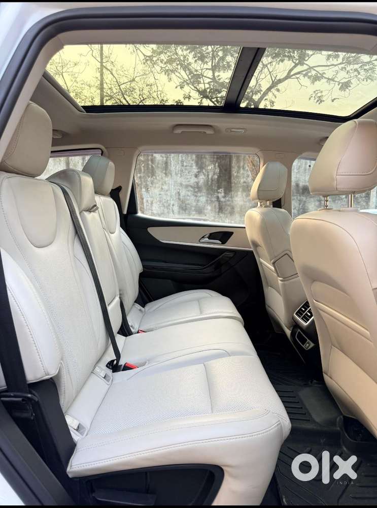 Mahindra Xuv700 2.2 Ax 7 Diesel At Luxury Pack Str, 2023, Diesel
