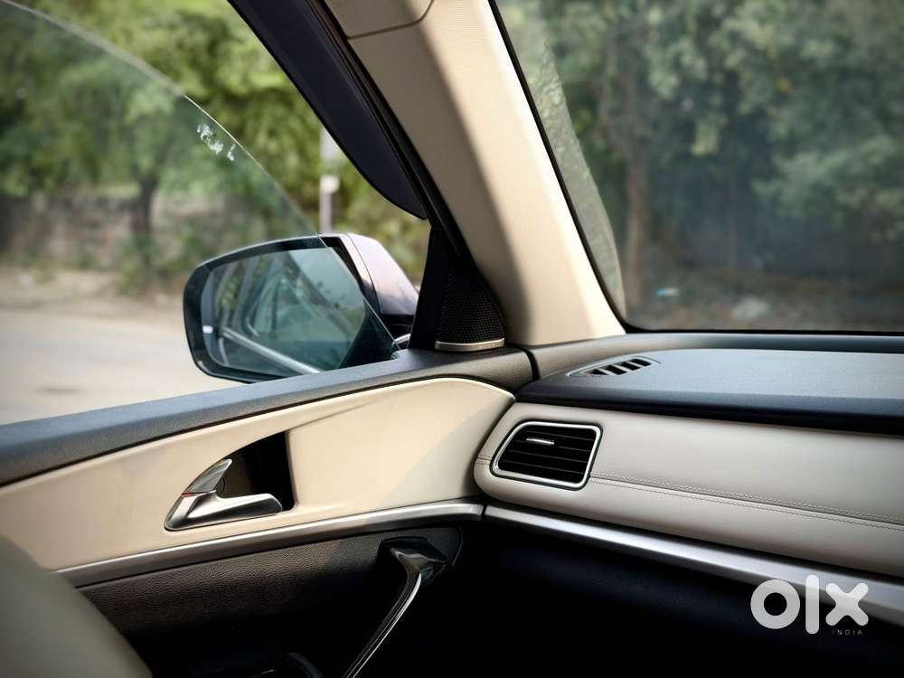 Mahindra Xuv700 2.0 Ax 7 Petrol At Luxury Pack Str, 2022, Petrol