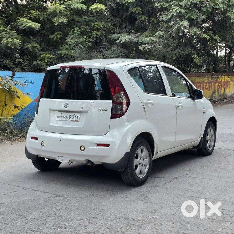 Maruti Suzuki Ritz Lxi, 2013, Petrol