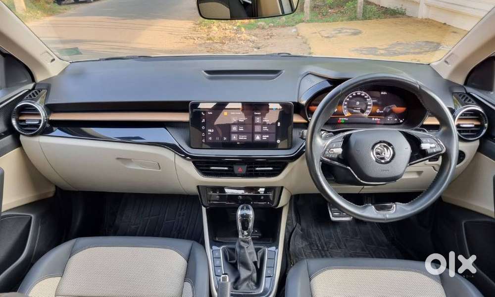 Skoda Slavia Style 1.0l Tsi At, 2022, Petrol