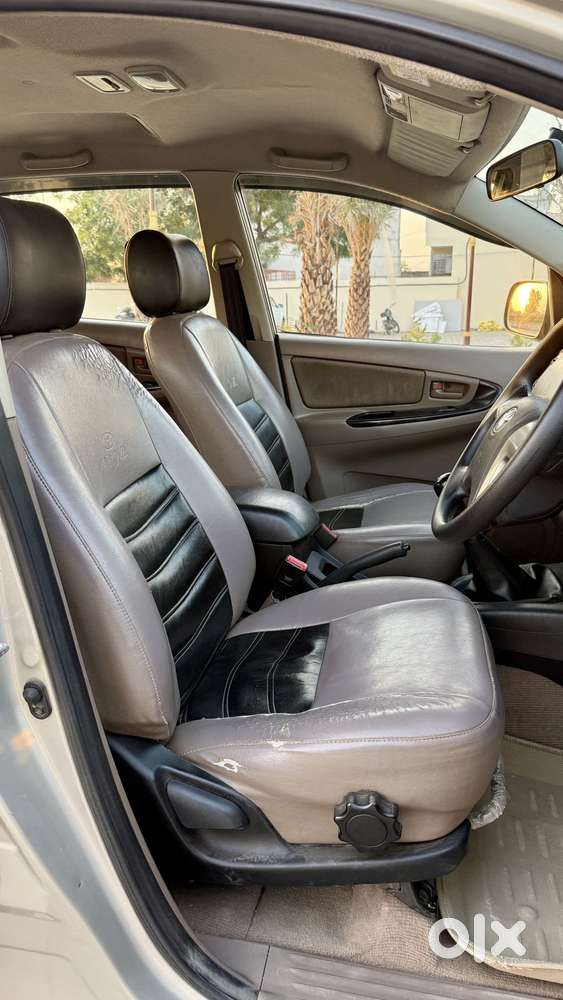 Toyota Innova 2.5 G (diesel) 8 Seater, 2015, Diesel