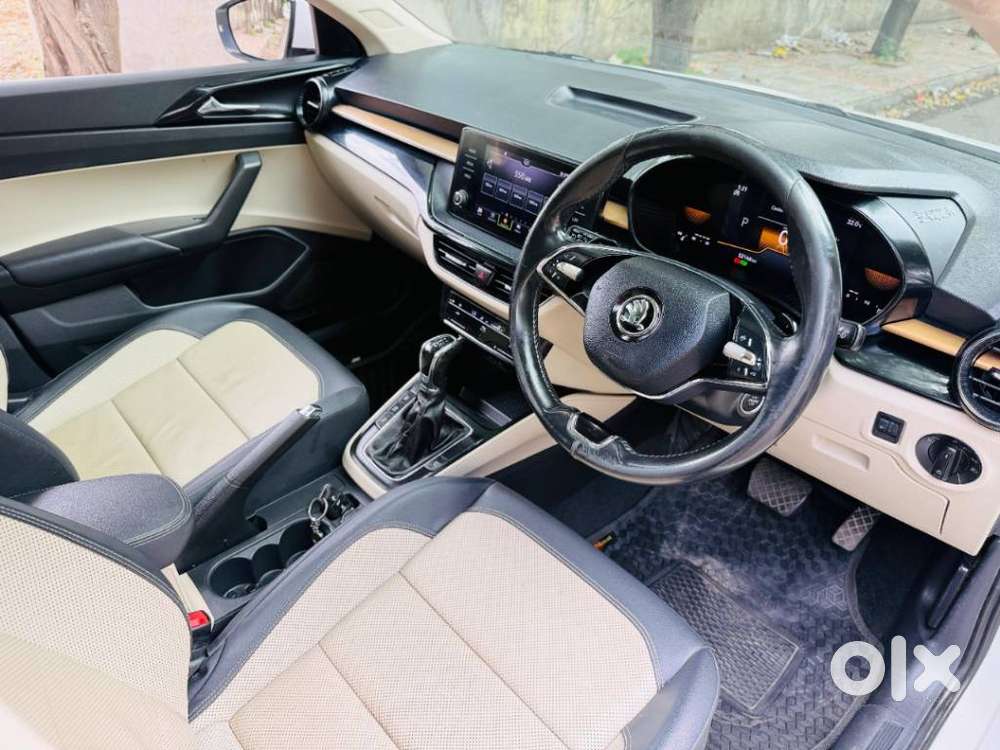Skoda Slavia 1.0 Tsi Style At, 2023, Petrol