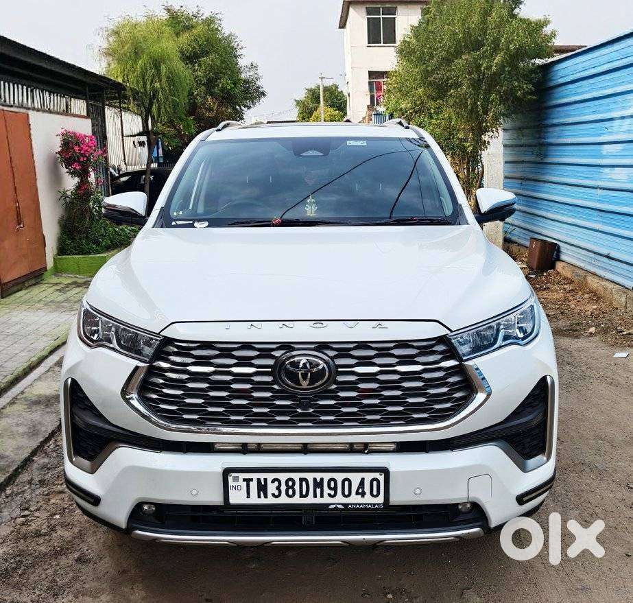 Toyota Innova Hycross 2.0 Zx (o) Hybrid 7 Str, 2025, Petrol