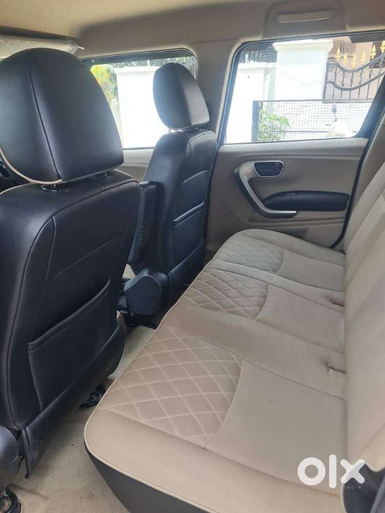 Mahindra Tuv 300 T10, 2019, Diesel