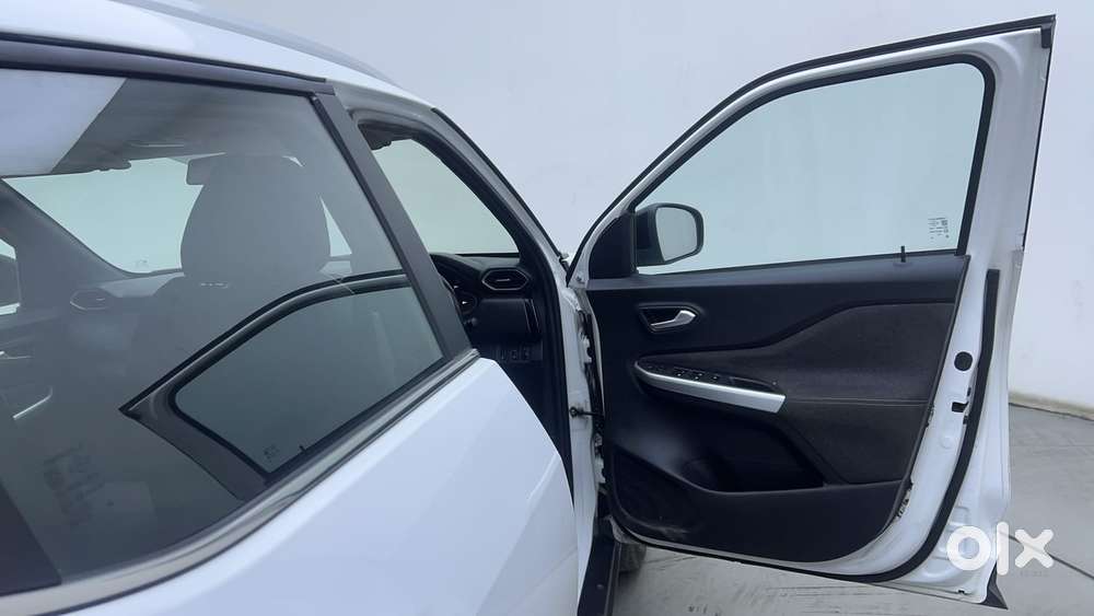 Nissan Magnite 1.0 Xv Premium Turbo Cvt, 2021, Petrol