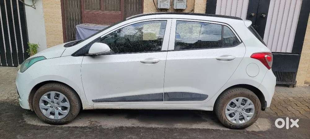 Hyundai Grand I10 2015 Diesel Well Maintained