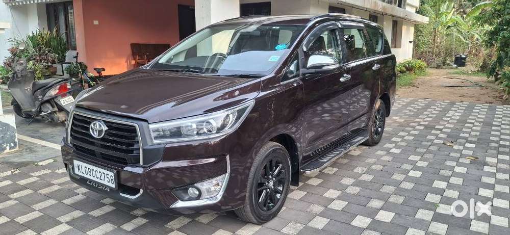 Toyota Innova Crysta 2.8z Automatic, 2017, Diesel