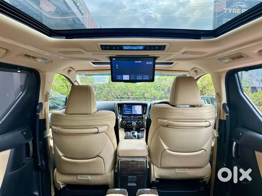Toyota Vellfire Vip – Executive Lounge, 2023, Petrol